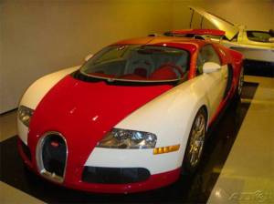 red-white-bugatti-veyron.whatonemillionbuyscom