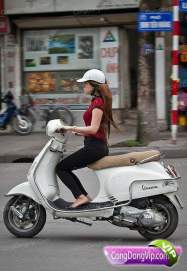 gadis cantik naik motor 2