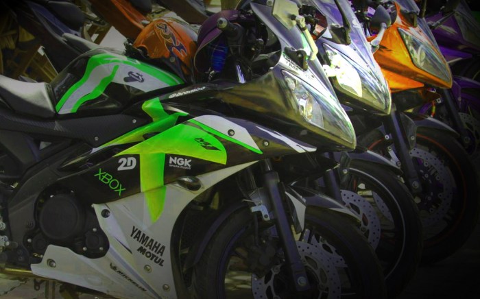 r15 striping stiker 21