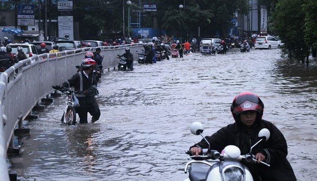 banjir jalan jakarta_ (4)