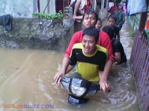 banjir lucu