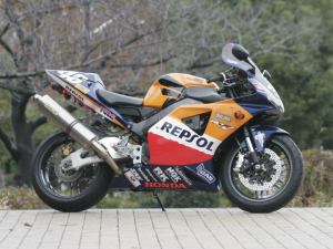 Honda CBR 954rr Fireblade (54)