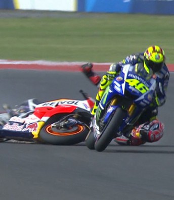 motogp 2015 argentina rossi vs marquez crash