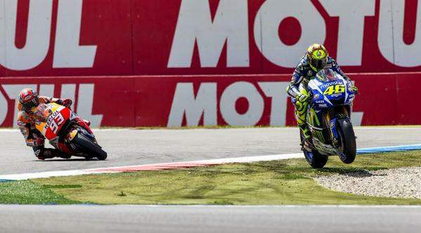 Assen motogp 2015 rossi marquez (20)