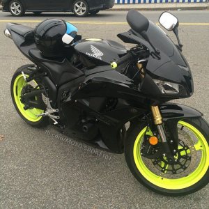 Honda CBR1000R Fireblade (6)