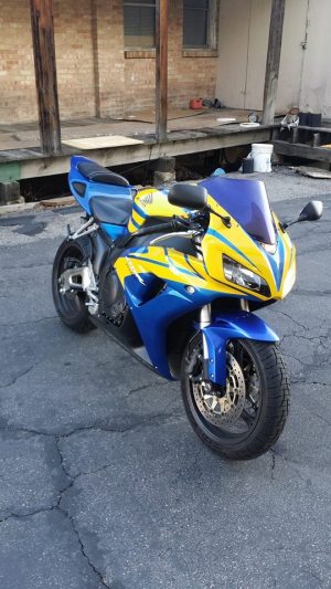 Honda CBR1000R Fireblade (8)