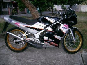 Suzuki rg 150 r (17)