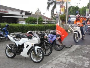 Suzuki rg 150 r (18)