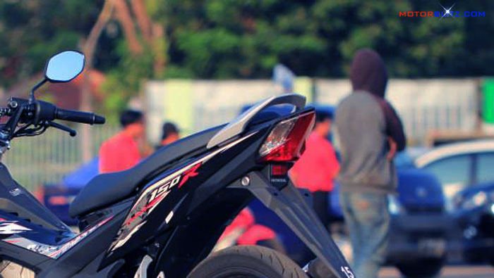 modif lampu belakang sonic 4m