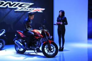 NEW CB 150R 2015 (14)