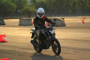 NEW HONDA CB 150R 2015 (6)