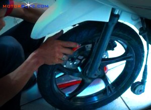 laher roda motor rusak