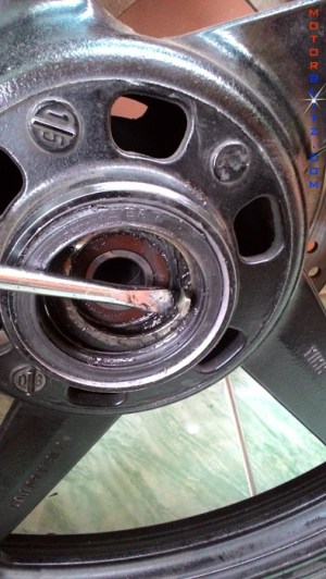 copot ring di velg ori