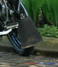 spakbor motor tambahan pelindung cipratan air