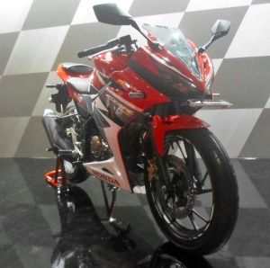 CBR150R 2016 (34)