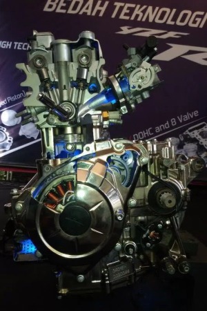 cbr250rr-engine