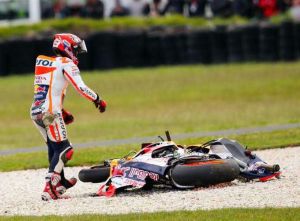 philip-island-2016-marquez-crash